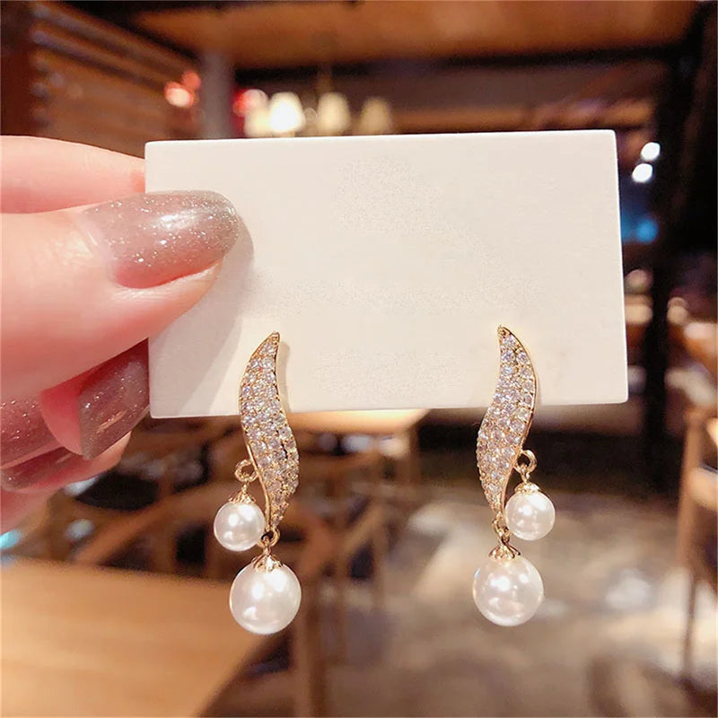 2023 New Classic Elegant Imitation Double Pearl Dangle Earrings For Women