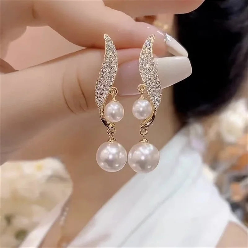 2023 New Classic Elegant Imitation Double Pearl Dangle Earrings For Women